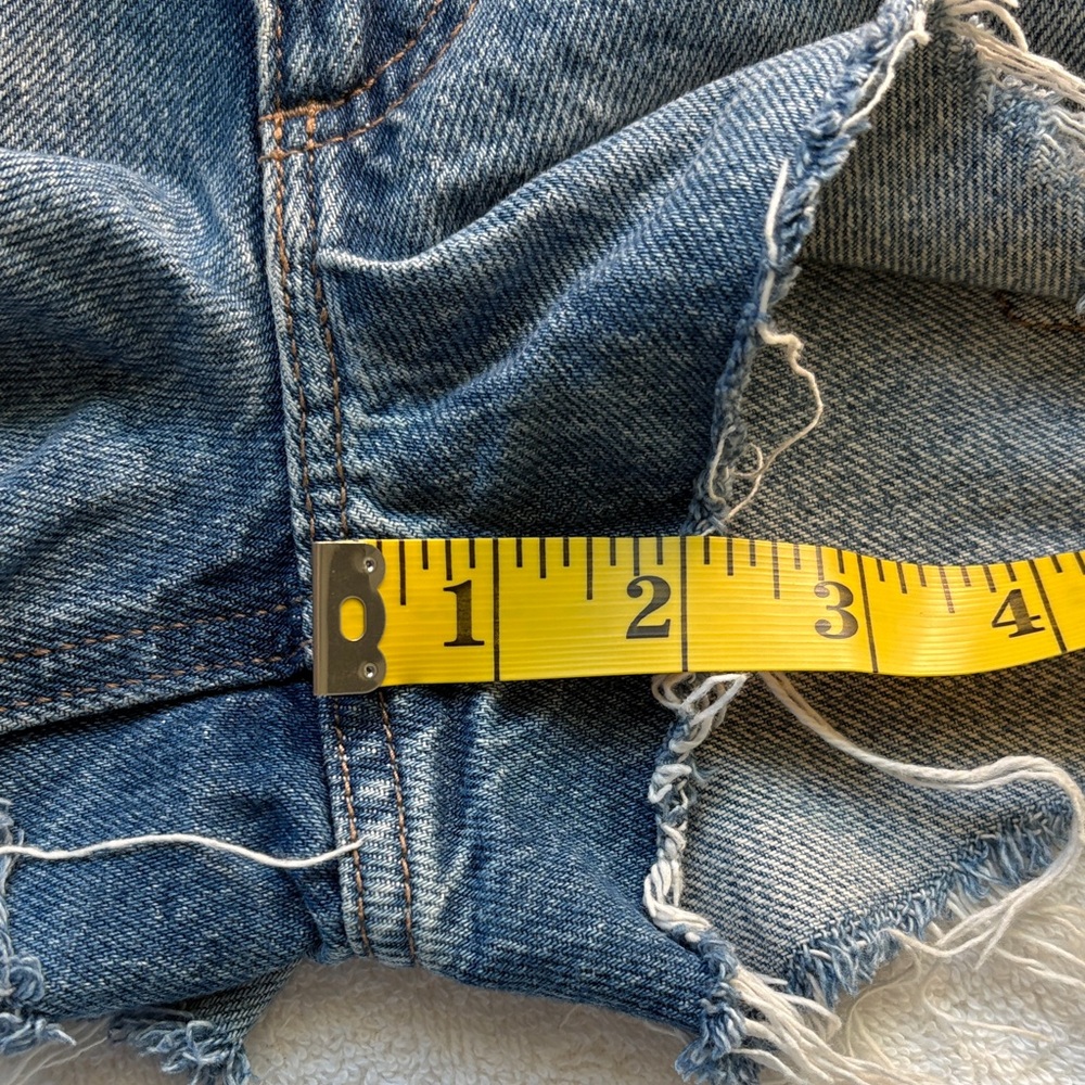 Garage Denim Low Rise Light Blue Distressed Frayed Jean Shorts 07/28 - Picture 6 of 6